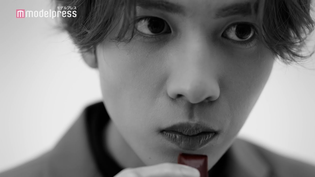 志尊淳「バッグがチョコレートまみれに…」ほろ苦いエピソード明かす 「明治 ザ・チョコレート」シリーズ新CM&インタビュー