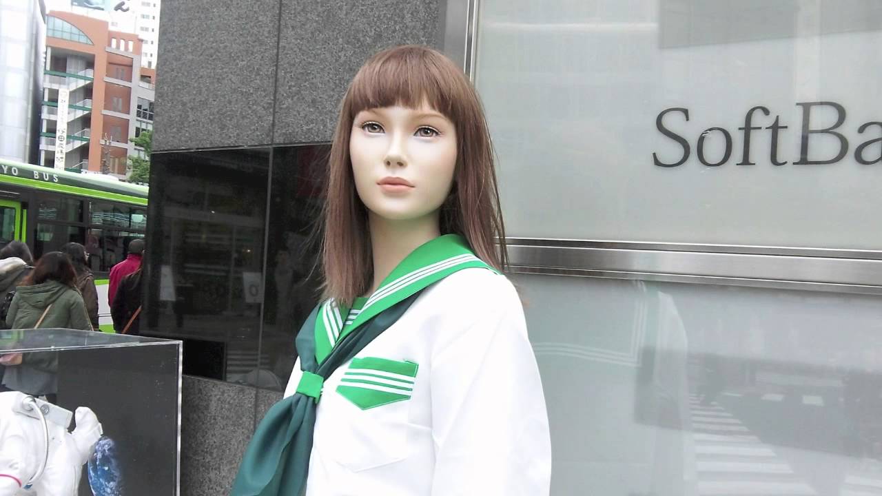 ソフトバンクショップのトリンドル玲奈マネキンが怖い