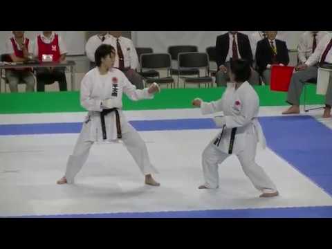 2019 JKA All Japan Female kumite semifinal 女子組手準決勝 K.Akiyama vs A.Miura 秋山響子 対 三浦彩