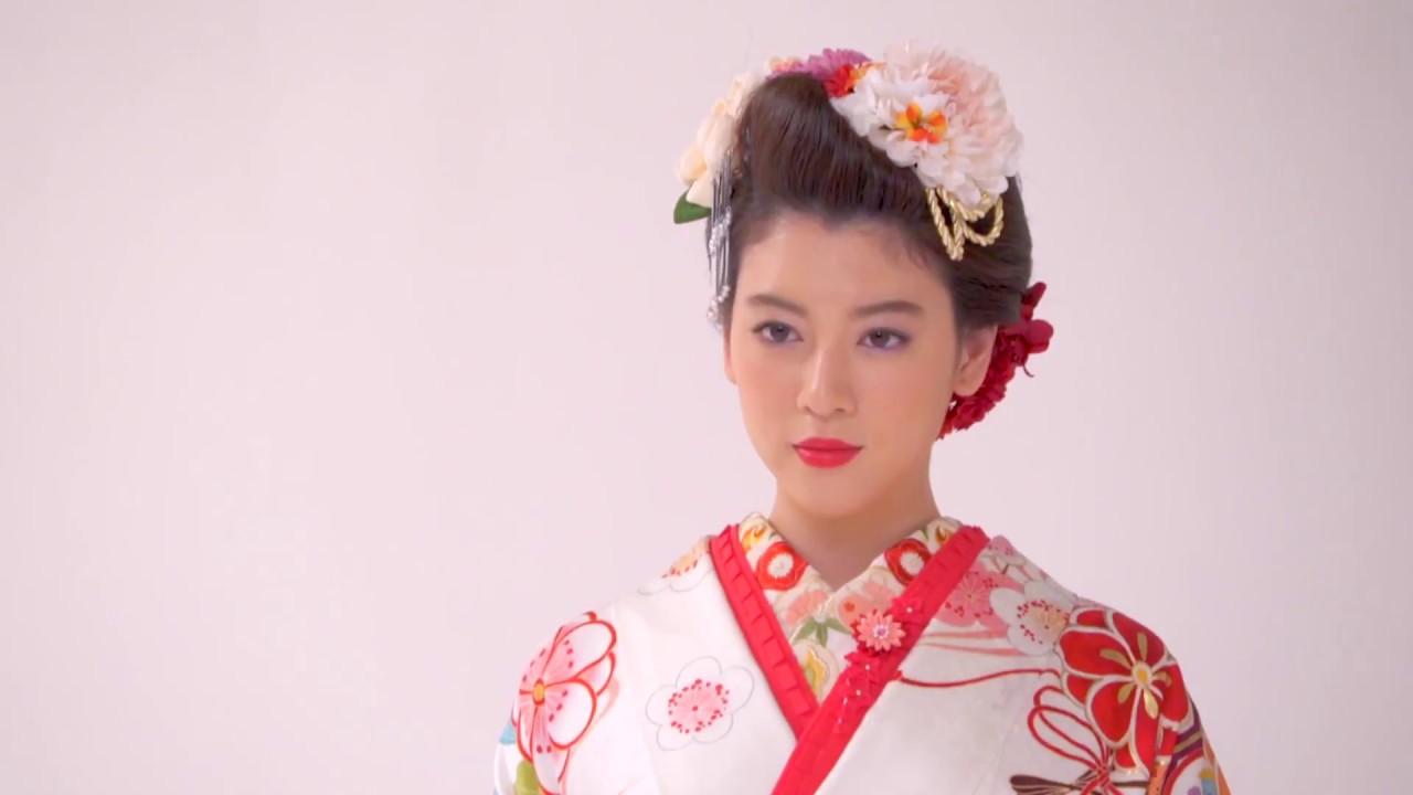 カバーガール”三吉彩花”のカタログ『FURISODEMODE』メイキング動画♡ふりそでMODE 2017