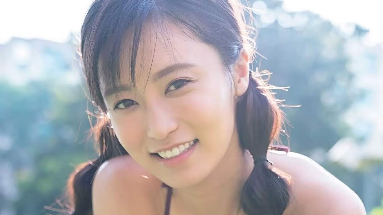 小島瑠璃子 可愛いグラビア3