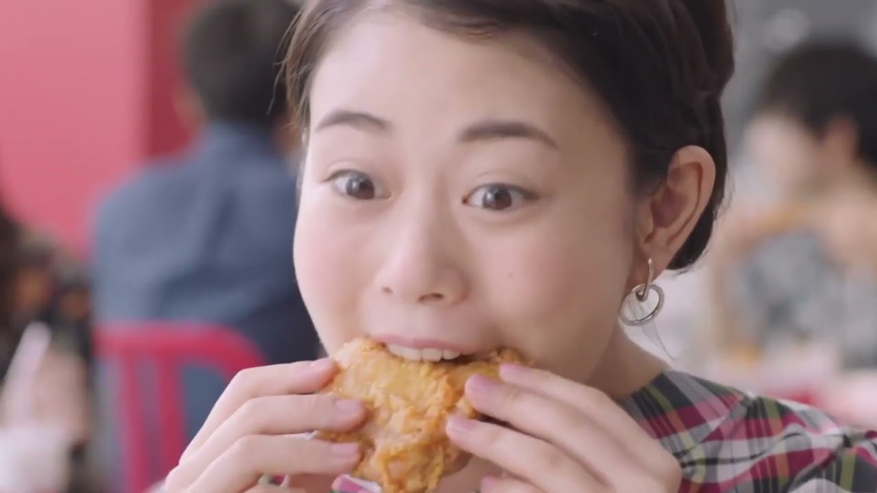 口からチキンを出す高畑充希【逆再生】