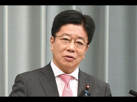 新型コロナウイルス感染症の入院対象を政府が重症者らに限定する方針を決めたことに絡み、加藤勝信官房長官は3日の記者会見で、自宅療養中に容…