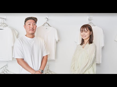 モデルや女優として活躍する内田理央の普段着は、Tシャツやパーカなどカジュアルな装い。そこで本人の感性と個性を存分に生かしながら、ファッション性やプロセス、ビジネスにまでこだわった「本気のTシャツビジネ