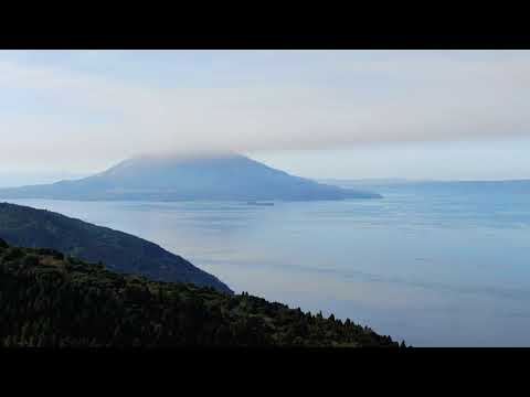 【4K】桜島の噴火で出た降灰が風で流されて行く 空撮 鹿児島県霧島市