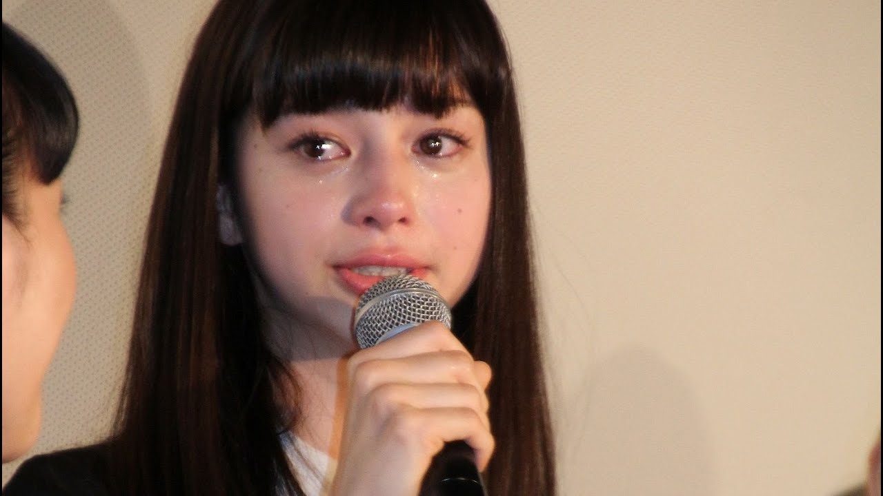 中条あやみ “卒業証書”に感激の涙 映画「劇場版 零~ゼロ~」映画「劇場版 零~ゼロ~」公開舞台あいさつ(2)