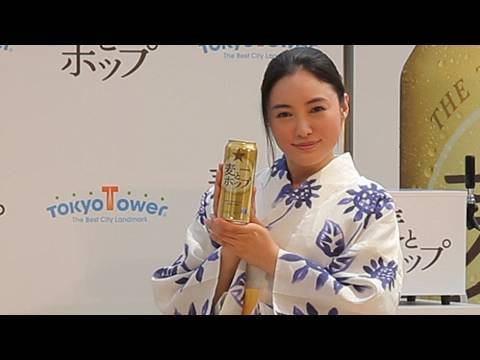 仲間由紀恵、浴衣姿で「かんぱーい!」