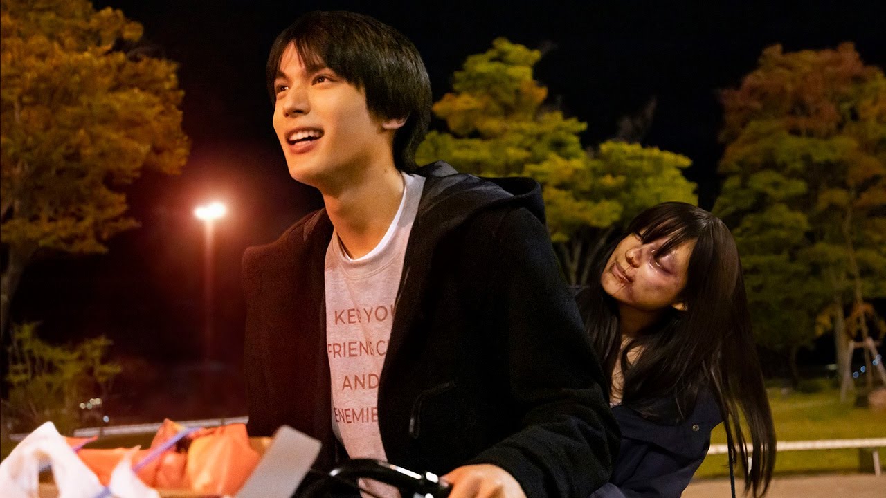 E-girls石井杏奈が傷だらけの姿で絶叫? 中川大志は全力疾走 映画「砕け散るところを見せてあげる」予告編が公開