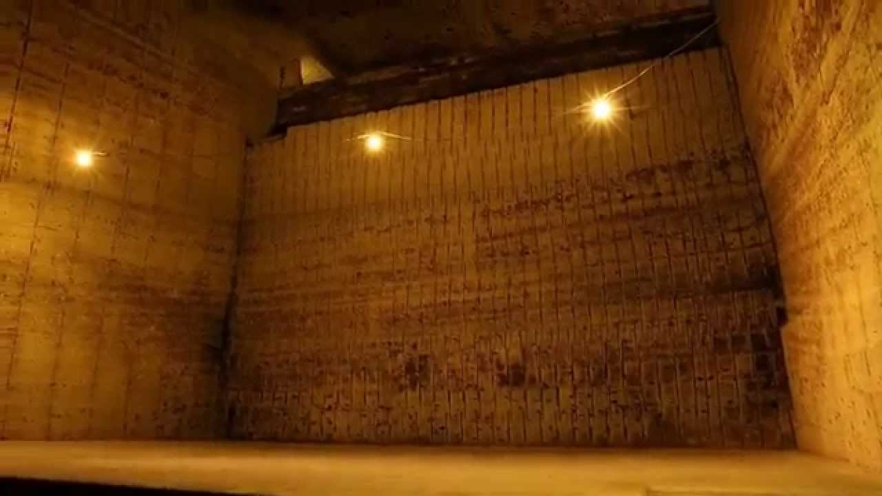 板野友美「little」PVロケ地/宇都宮市大谷資料館の大谷石採石場跡