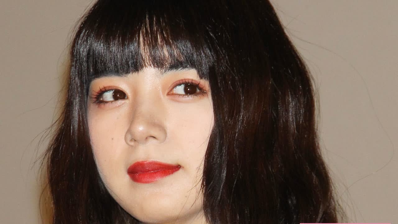 池田エライザ、アンニュイな『アメリ』風ショットに親友・上白石萌音が反応