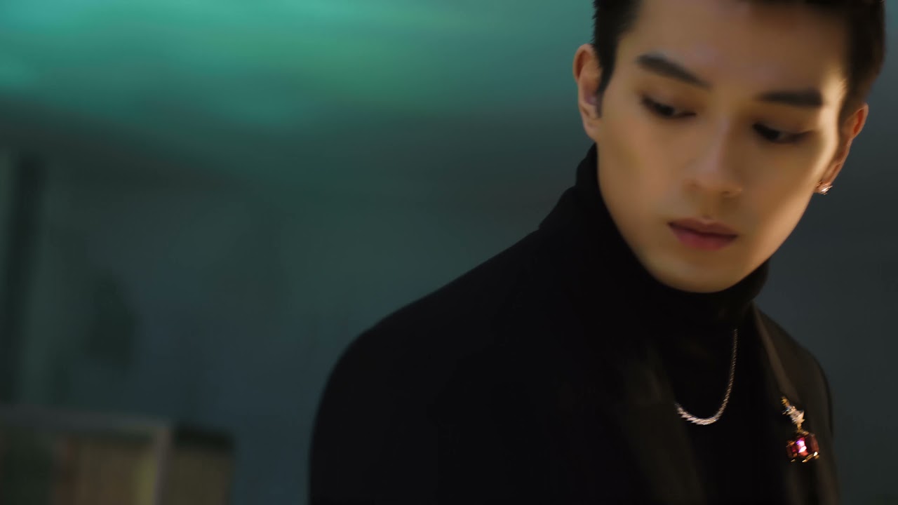 新田真剣佑と三吉彩花が迷い込む、ティファニーの夢物語