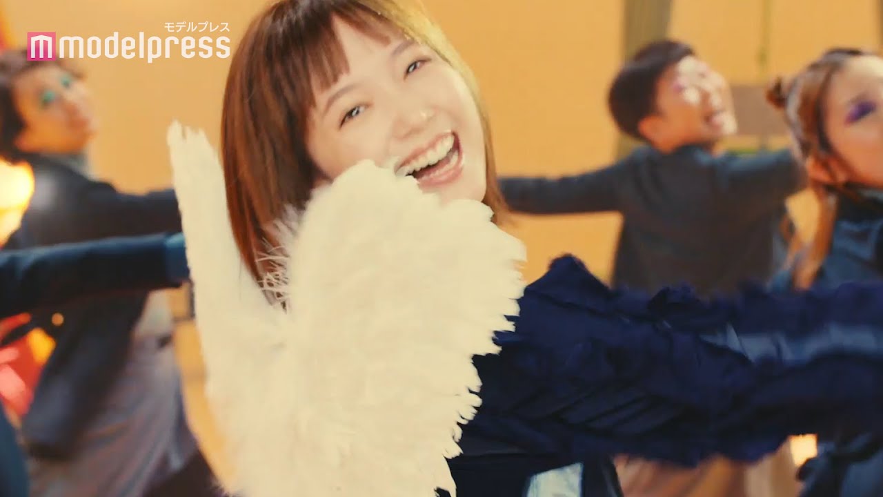 本田翼、羽をつけ天使のような笑顔で桃太郎ダンスを披露 「ZOZOTOWN」新CM&メイキング