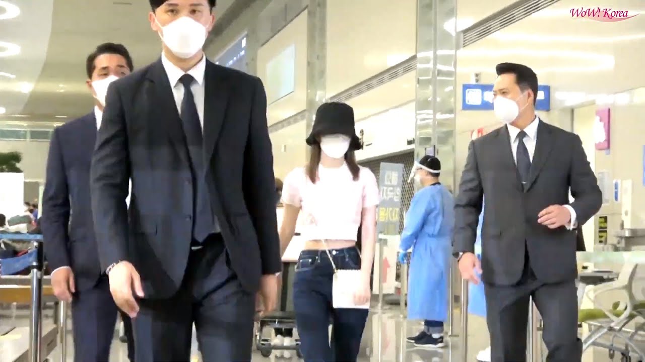 宮脇咲良、BTS専担警護員が警護?… 「確認の結果ハイブ系列プレディスアーティストSEVENTEEN&NU'EST警護員」