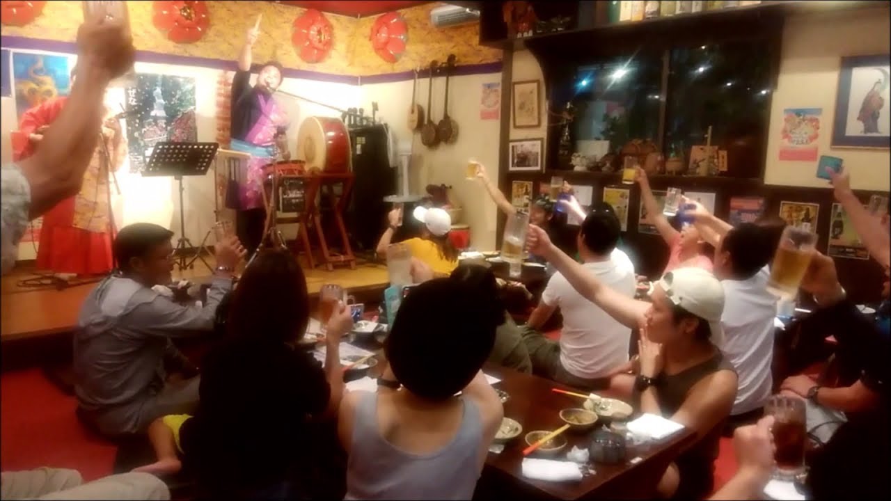 今宵は、島唄ライブ ” 樹里 ” で ♪ハーイーヤーサァ~ッサ♪