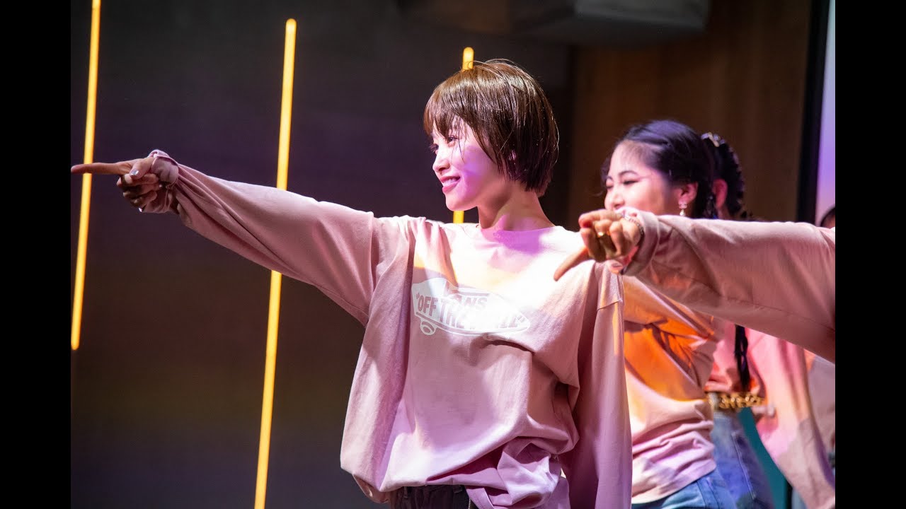 高橋愛、プロダンサーとキレキレダンス 「mini大忘年会2019年 ぶちあがれダンスナイト♪」練習風景を公開