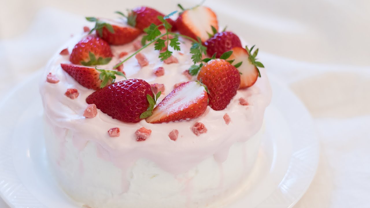 🌸苺と桜の春色シフォン🌸ひな祭りにも!可愛いピンクのケーキ🌸 簡単デコレーション🌸