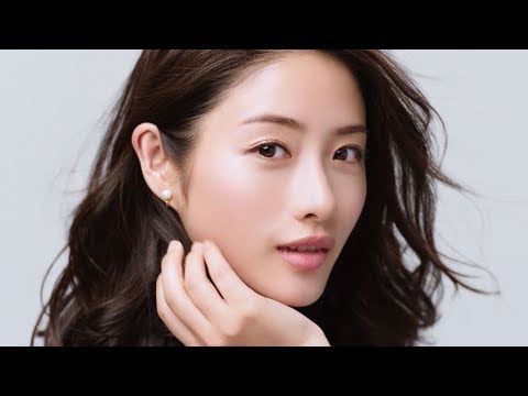 石原さとみ、セルフポートレート撮影に挑戦 花王『プリマヴィスタ』新CM