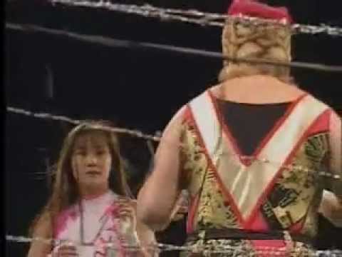 FMW – Combat Toyoda vs. Megumi Kudo (No-Rope Electrified Barbwire Deathmatch)