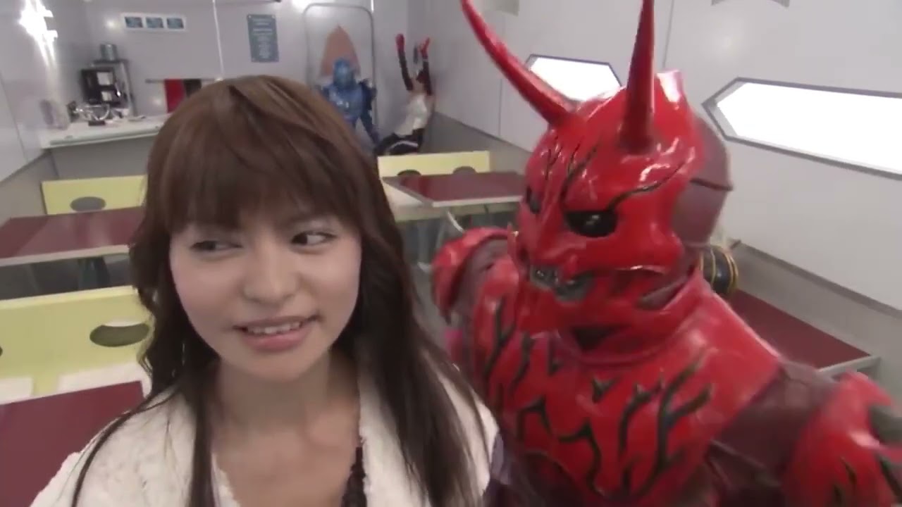 仮面ライダー電王 モモタロスVSハナ