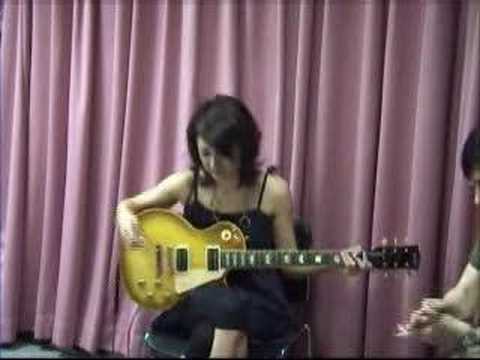 リア・ディゾンleahdizonギターに挑戦「Real G-ZONE」3