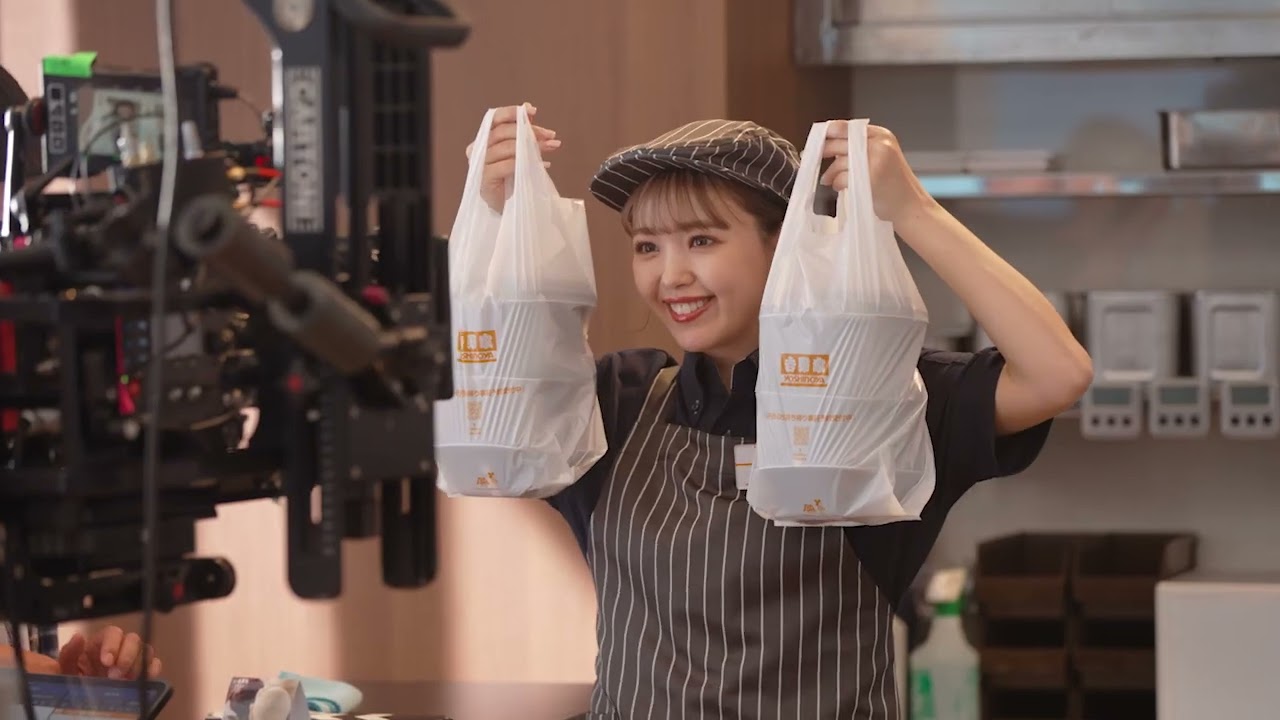 【メイキング】藤田ニコル出演 吉野家新CM「親子丼たまんない篇」