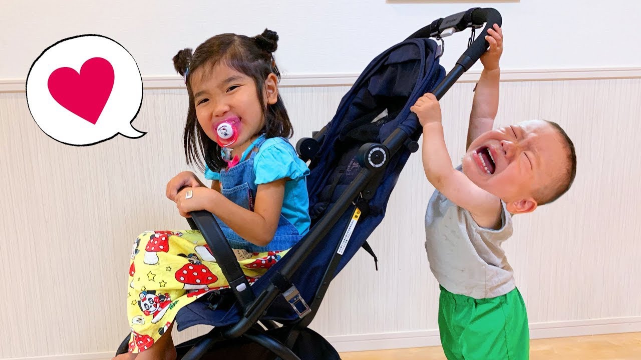 【寸劇】みのちゃんはいつでも赤ちゃんになりたい!素敵なお姉ちゃんになって赤ちゃんのお世話できるかな?*Mino Pretend nanny 教育 こたみのチャンネル