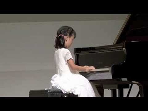 服部亜里沙の演奏「マリオネット」