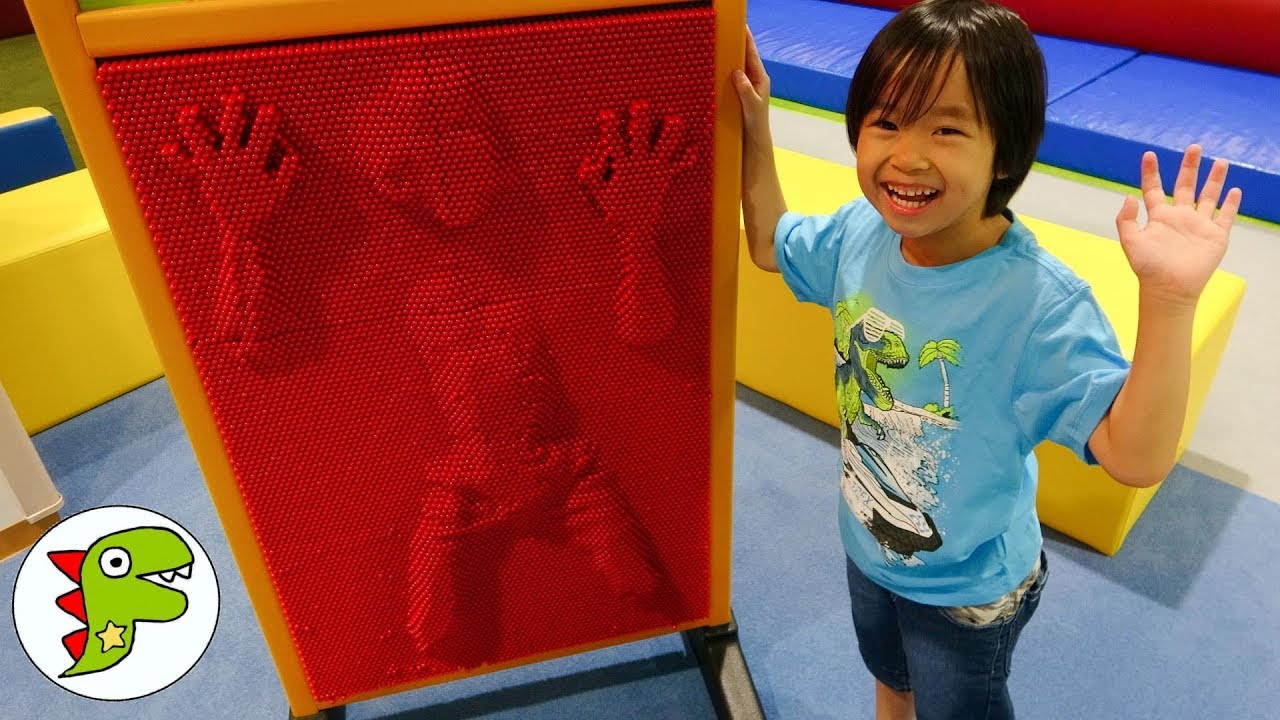 おでかけ 巨大な室内遊具でたくさんあそぼう!どんなアスレチックがあるかな? トイキッズ