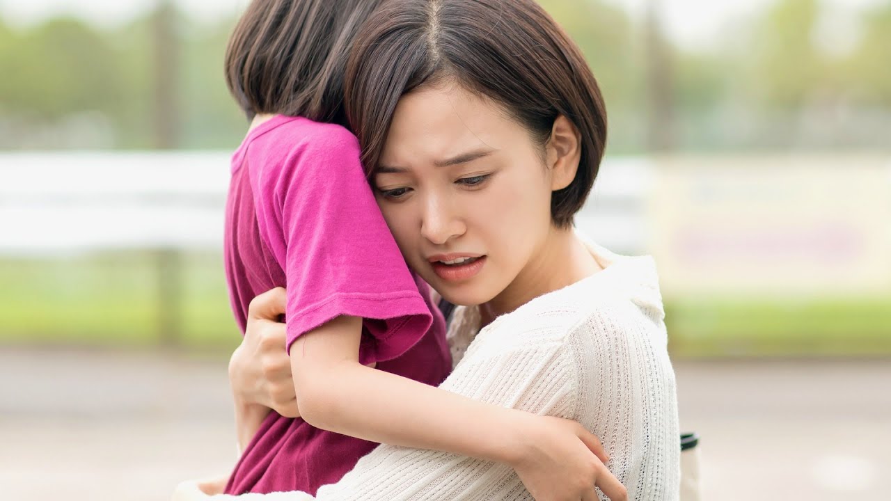 兒玉遥、夫の暴力から逃れ無戸籍の娘を抱えるシングルマザーに/映画『空のない世界から』特報