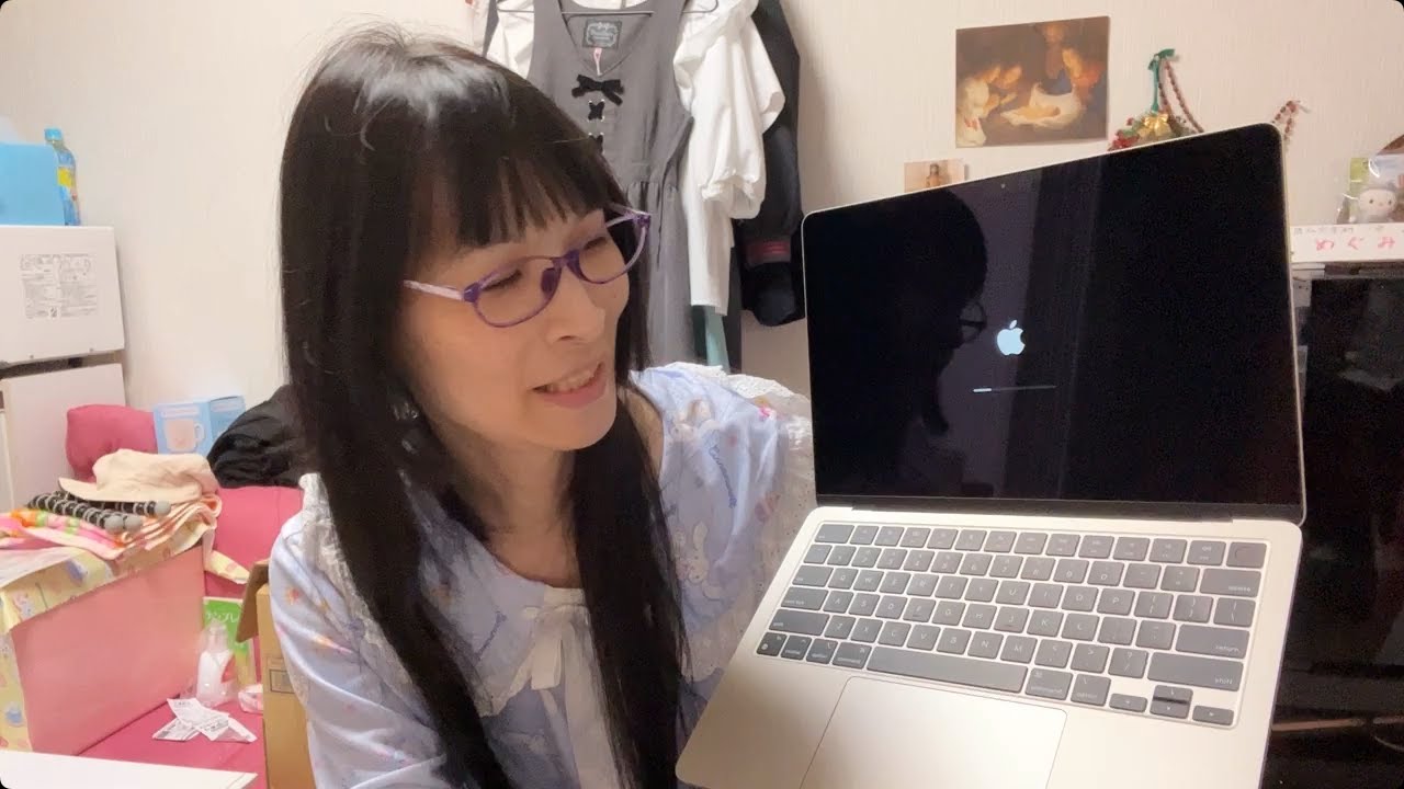 いきなり不安! 開封 新型MacBookAir M2… これ大丈夫?