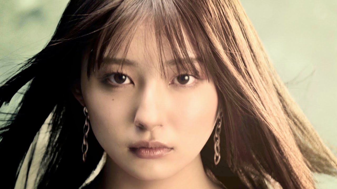 吉川愛、“鋼の錬金術師”とリンクした強い眼差し/スマホゲーム『鋼の錬金術師 MOBILE』CM+メイキング+インタビュー