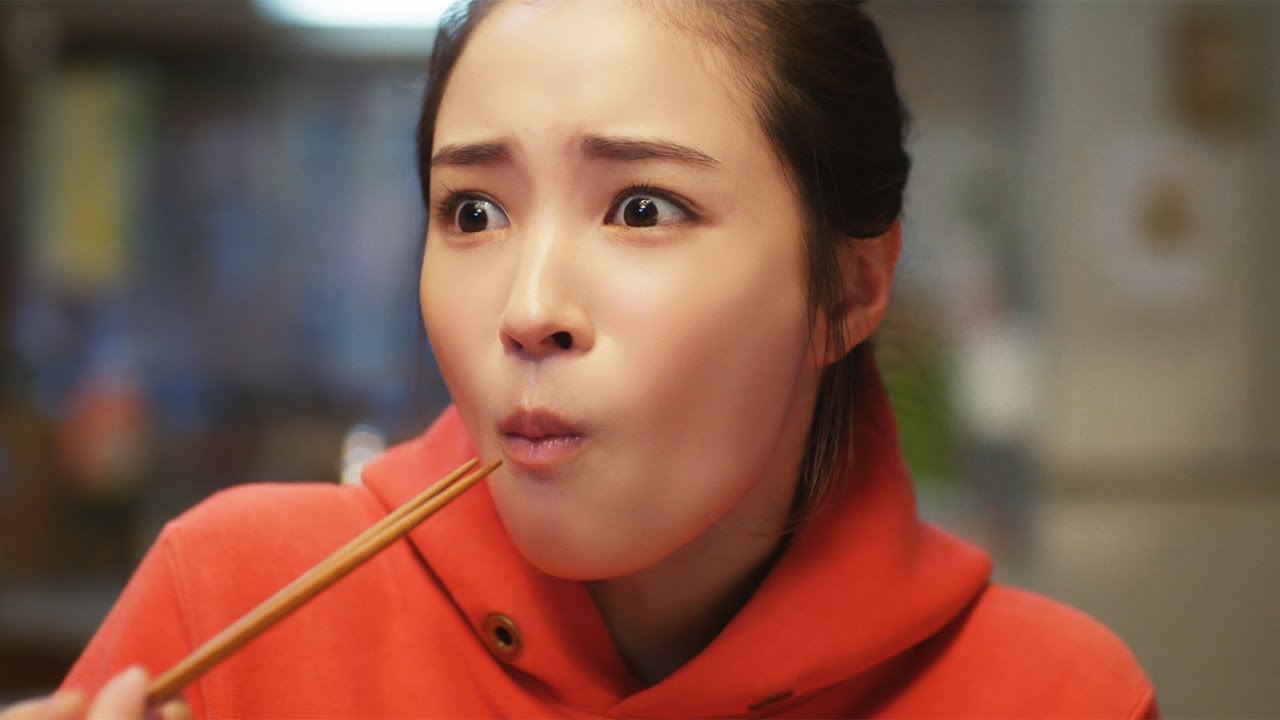 広瀬すず、おいしそうにギョーザを頬張る!セリフは「ん~ふ~」のみ!? 味の素冷凍食品「ギョーザ」新CM