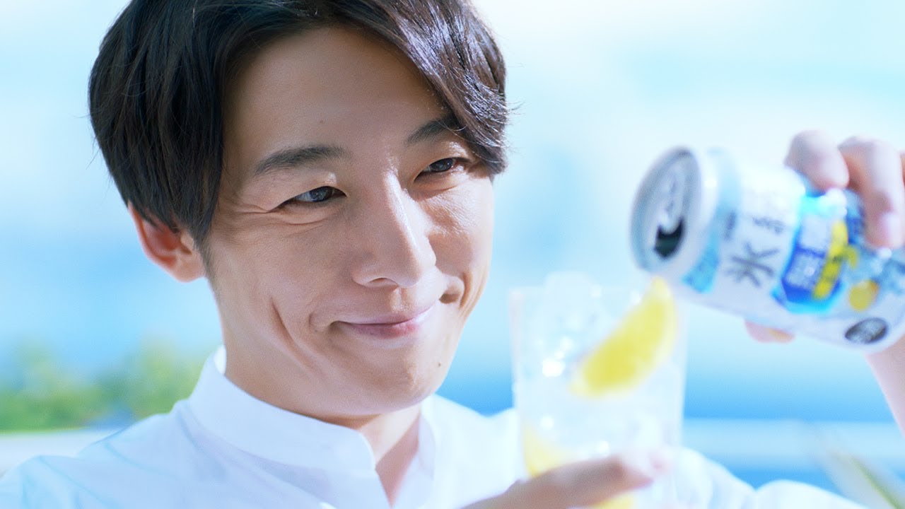 高橋一生、白シャツ姿で爽やかさ全開 渾身の「おいしい!」披露 キリン「氷結 無糖」シリーズ新CM&インタビュー