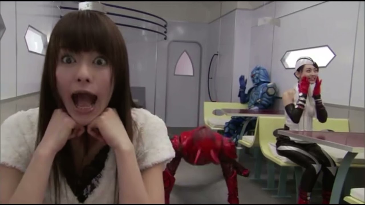 仮面ライダー電王 顔面体操するハナさん