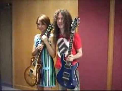 リア・ディゾンleahdizonギターに挑戦「Real G-ZONE」4