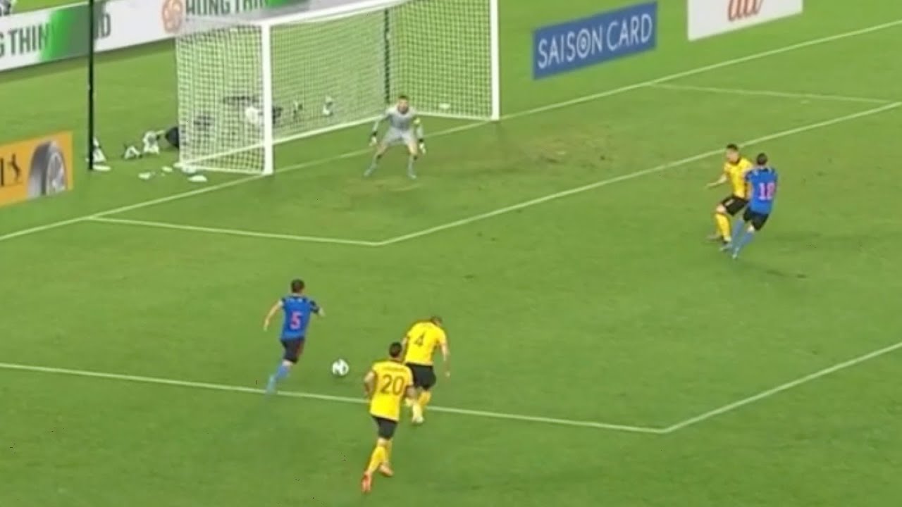 南野拓実「長友、打てよ」