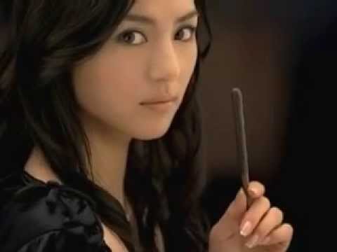 【CM】蛯原友里 相沢紗世 明治製菓 フラン(赤と黒篇)