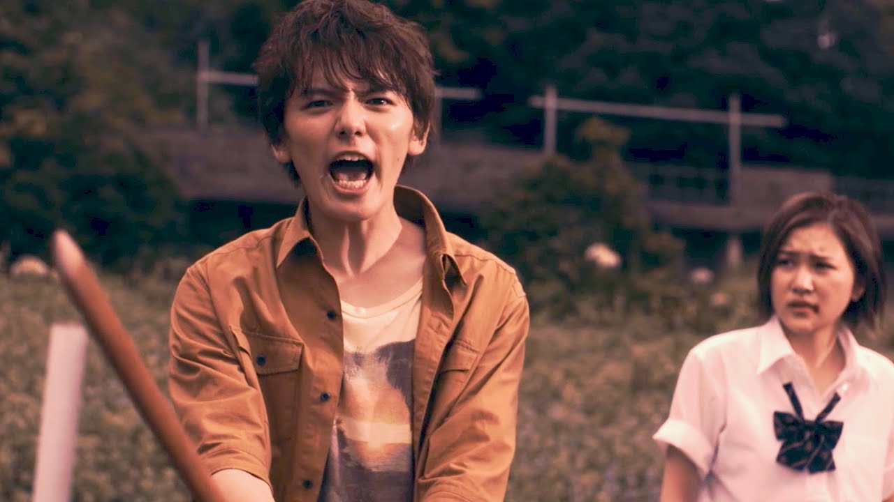 濱田龍臣、佐藤寛太の喧嘩に木刀で応戦!山口まゆを助ける為「俺はもう逃げんのやめたんだよ!」映画『軍艦少年』本編映像