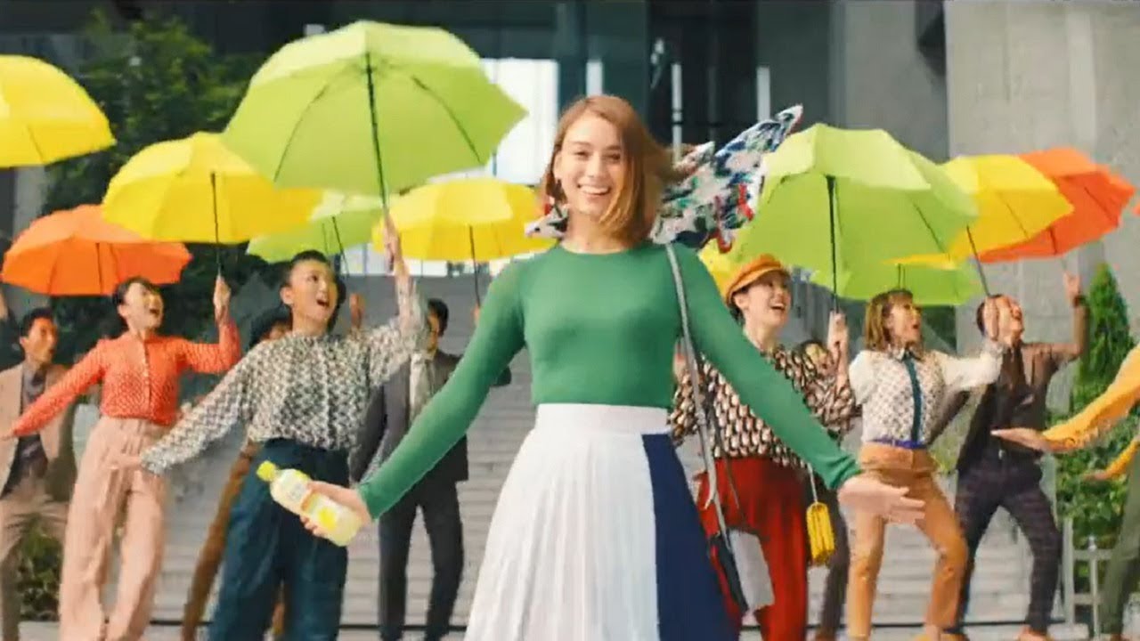 アクエリアス かわいい女性ダンスCM 滝沢カレン 1日分のマルチビタミン