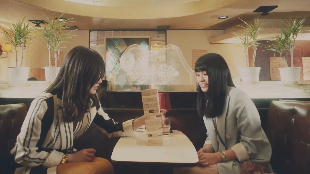 カフェでゲームをしてる大園桃子と白石麻衣【乃木坂46】