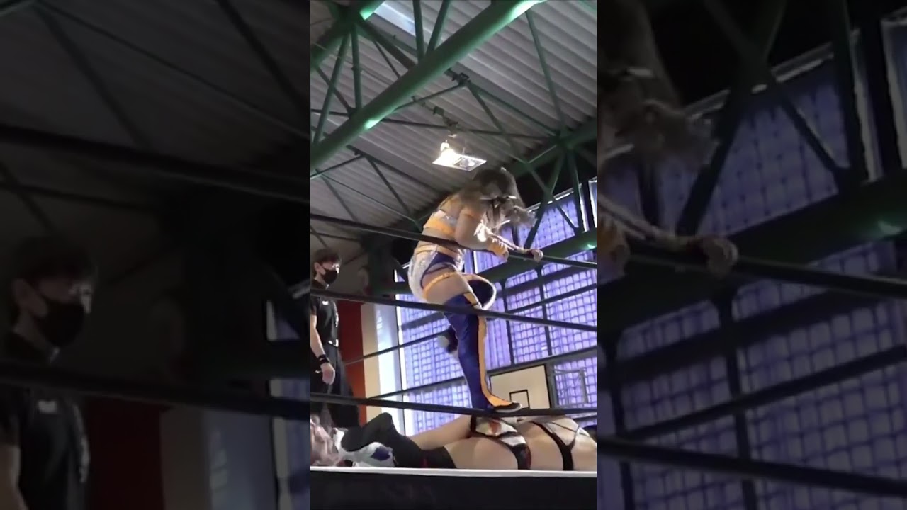 【女子プロレス】舞華と天咲光由にふみふみ攻撃を加えるコグマ【スターダム】