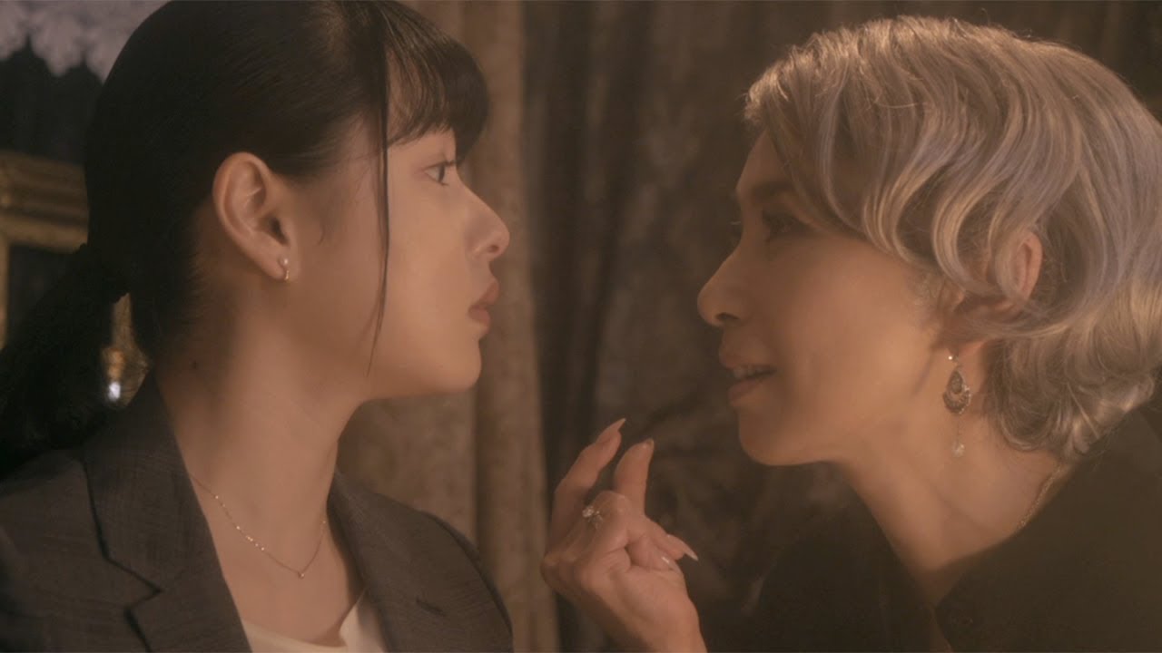 桜井日奈子、“魔女さん”黒木瞳の香水に魅了 映画「魔女の香水」特報