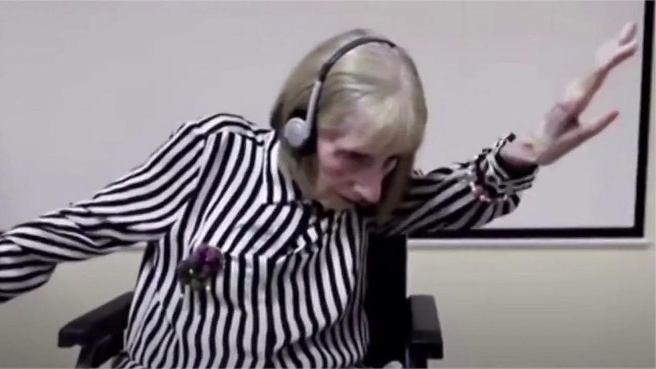 アルツハイマー病の元バレリーナ、「白鳥の湖」聞いて踊りを思い出す スペイン