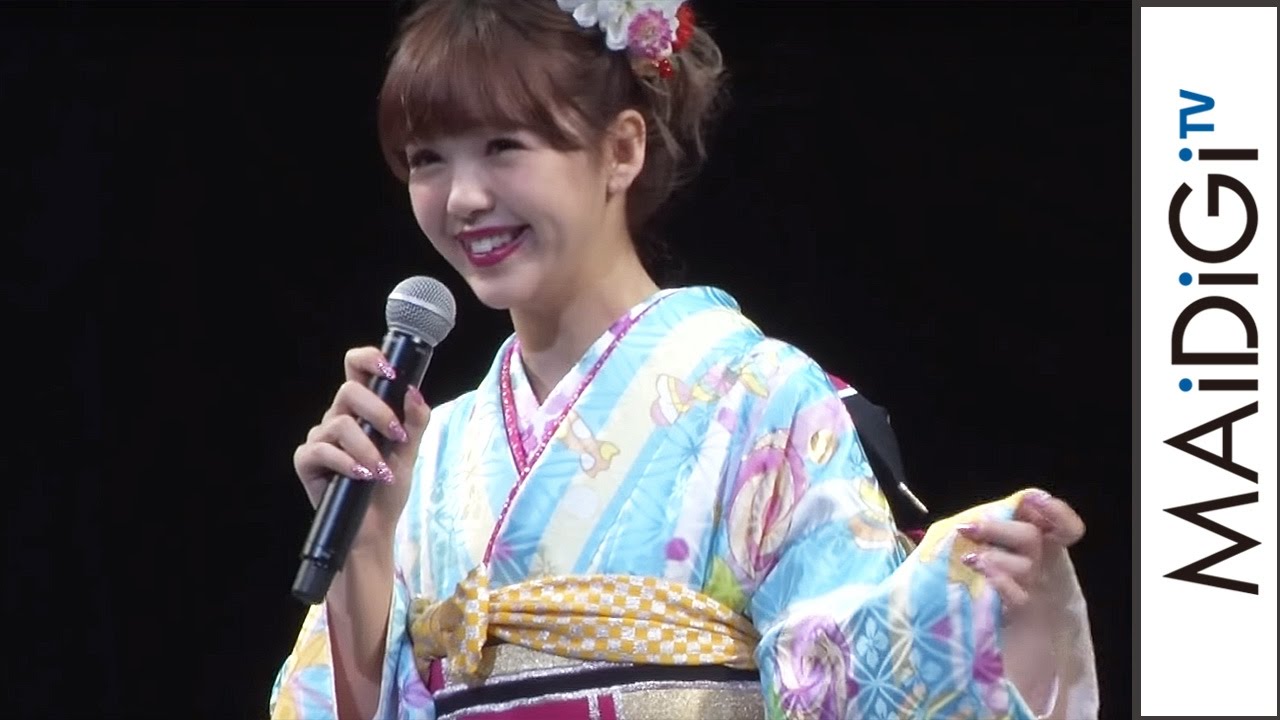 藤田ニコル、自身プロデュースの着物にご満悦 「きものクイーンコンテスト2017」トークショー