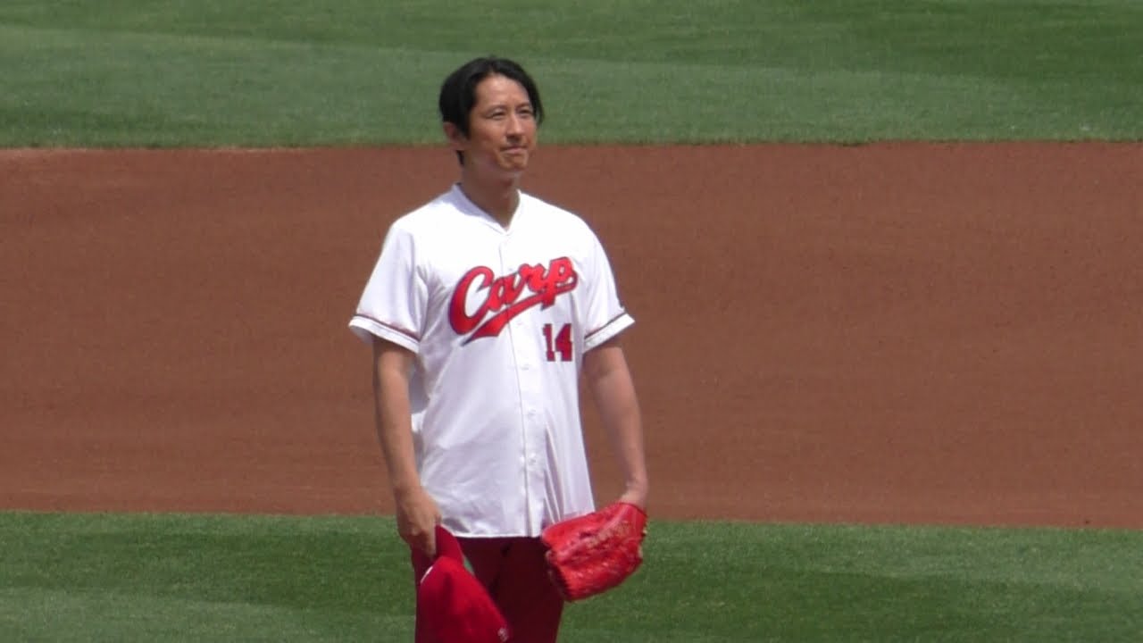 谷原章介 始球式~マツダスタジアム 2017.6.17