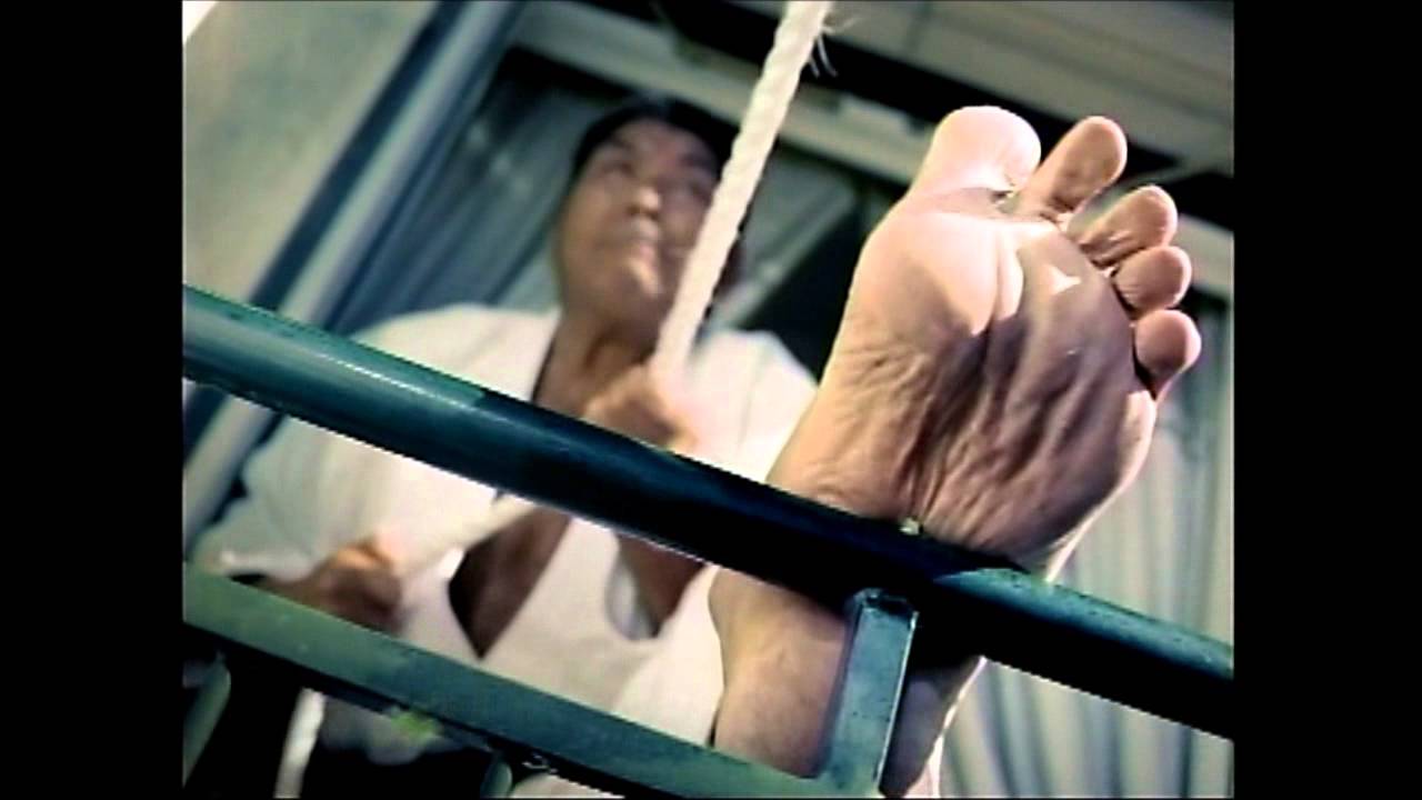 HONDA エアウェイブ 「綱渡り」篇 – 坂口憲二 – ♪ Shania Twain 「UP(アップ)」