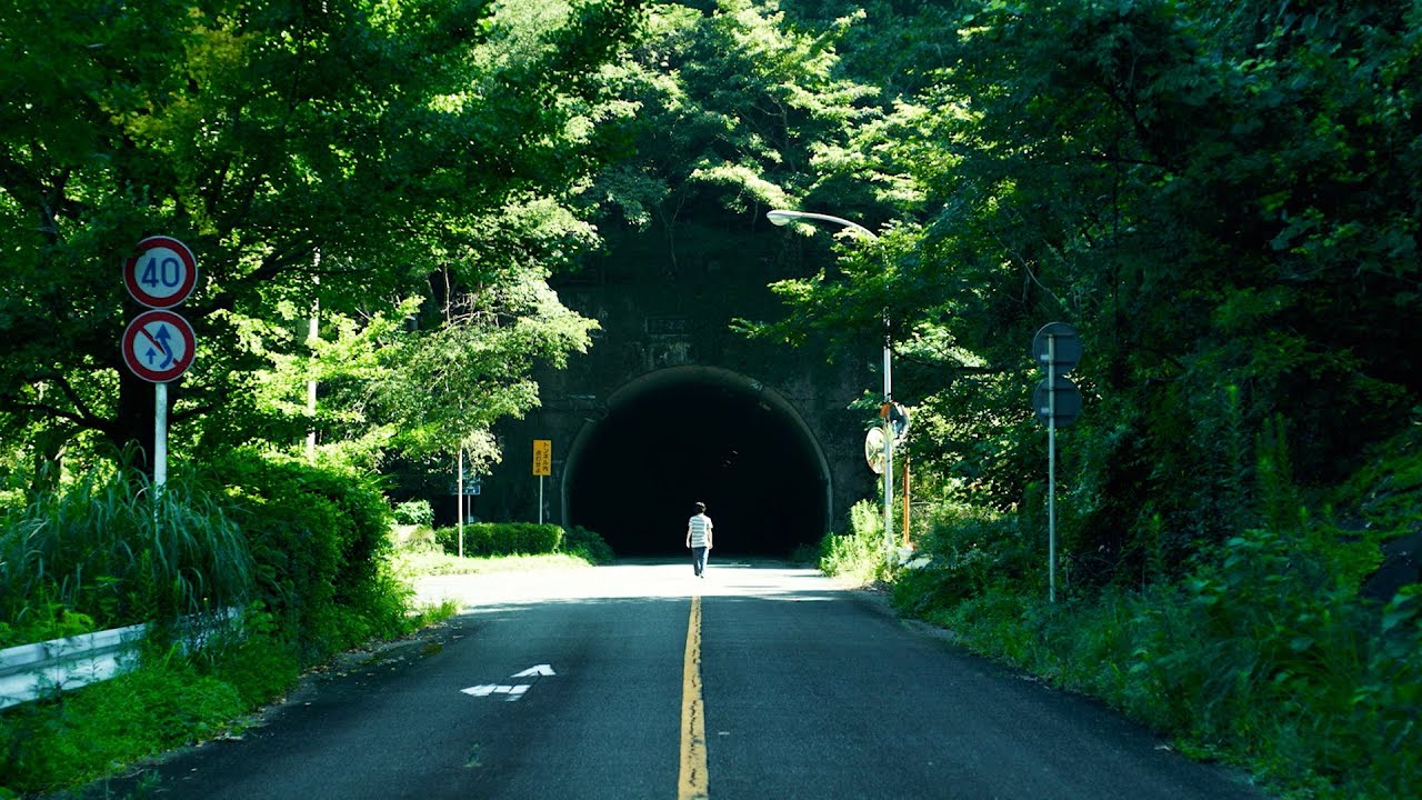 偶然訪れた心霊スポットのトンネルで兄は死んだ妹を見る/映画『なぎさ』予告編