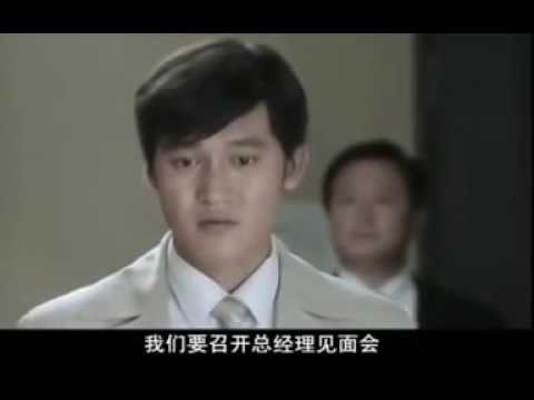 销售小帅哥到写字楼卖领带 美女老总直接给了他一家公司