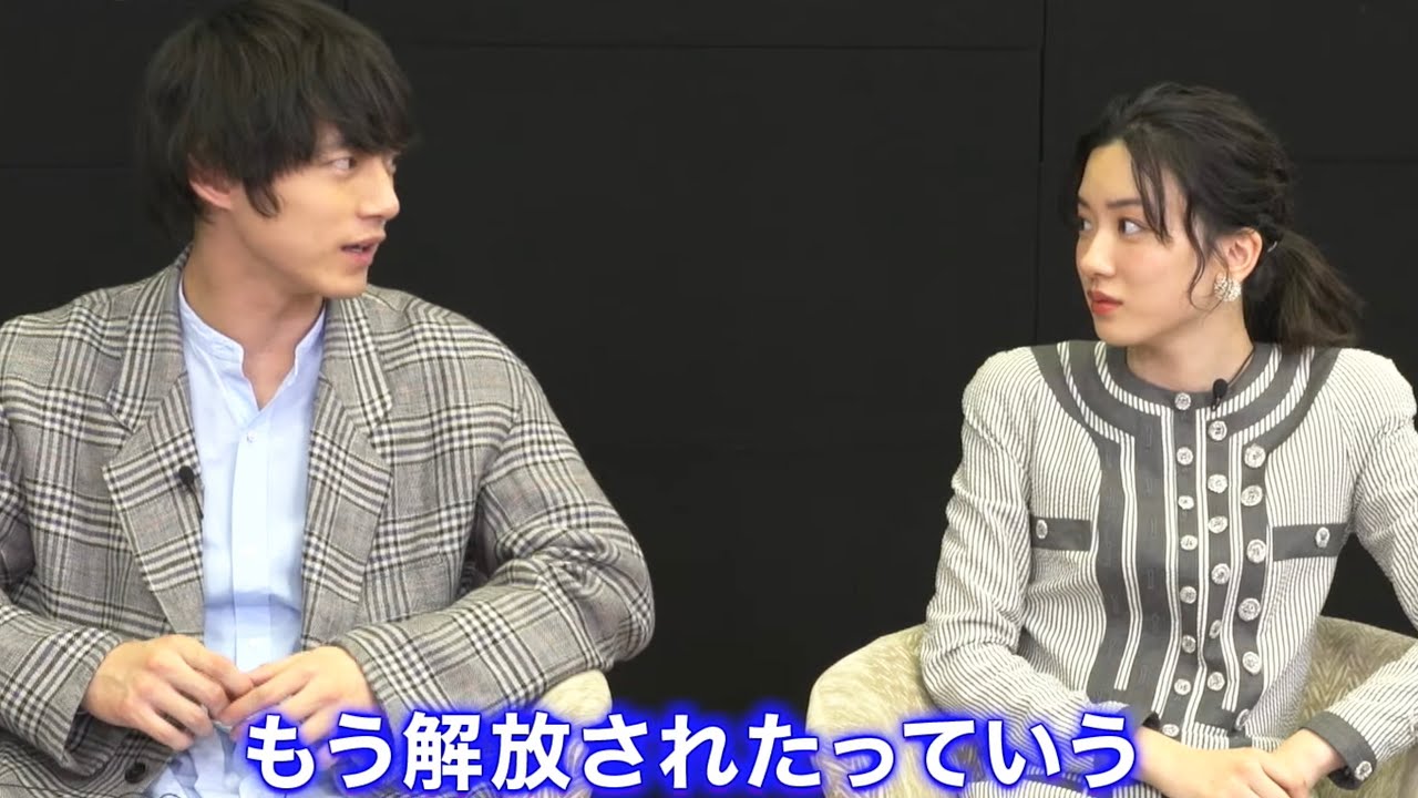 永野芽郁は撮影時によく悪夢。坂口健太郎はすぐ寝る/映画『仮面病棟』映像特典