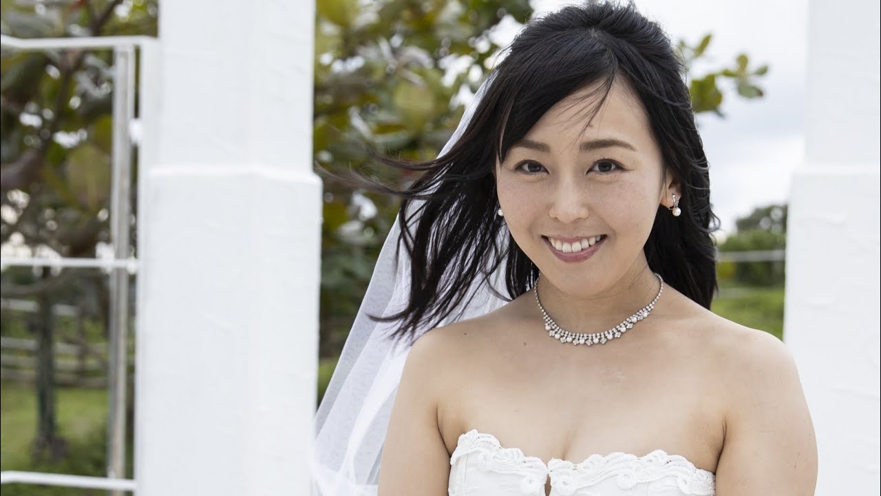 伊藤えみの白競泳水着ラストカットとsexy wedding グラビアの未公開映像チラ見せin沖縄【秘蔵映像part26】